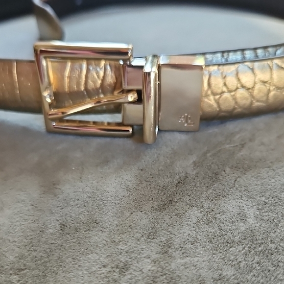 Elegant Gold Women's Belt by RALPH LAUREN - Picture 2 of 3